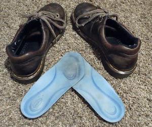 Några tips om hur du blir av med lukten i skor