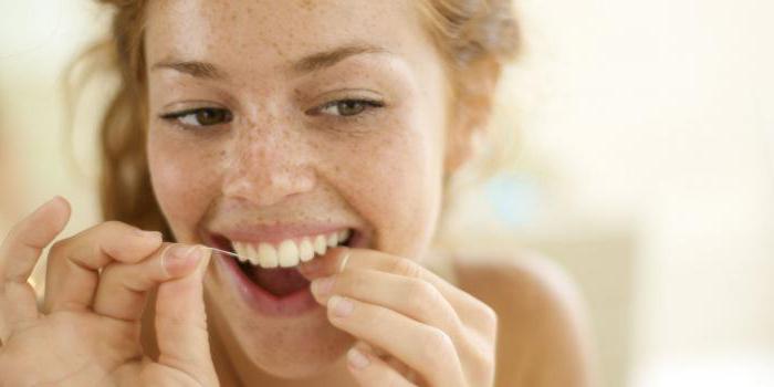 När ska man flossa - före eller efter rengöring av tänderna med en borste? Hur gör man rätt?